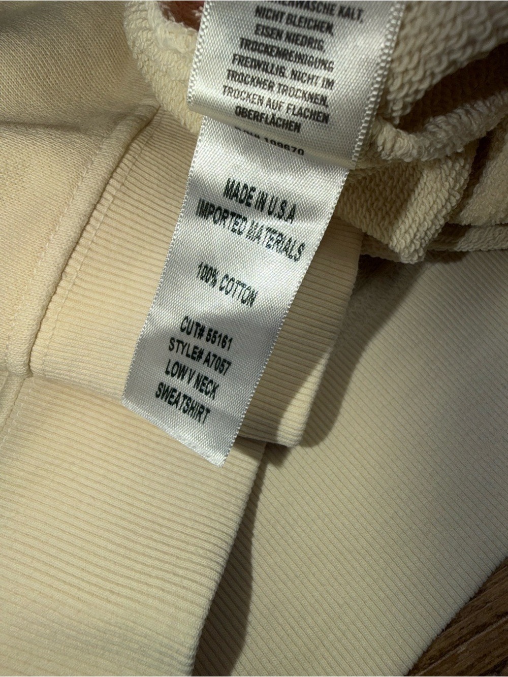 AGOLDE Low V-Neck Sweatshirt Medium Cream Ivory Heavyweight Pullover A7057 - Picture 14 of 14